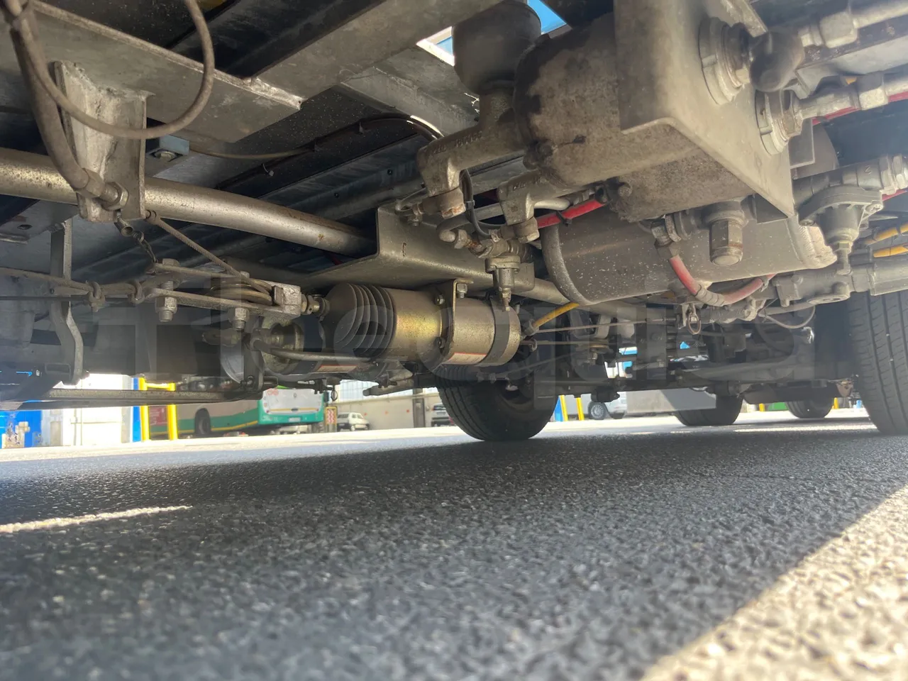 Dotto LDM04 + WD1 LDM04 + WD1 - Euro4 - 130kW - 3.950mt + 4.920mt + 4.920mt - axel 3 shock absorbers 1 right