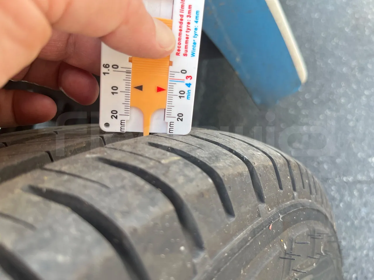 Dotto LDM04 + WD1 LDM04 + WD1 - Euro4 - 130kW - 3.950mt + 4.920mt + 4.920mt - front left tire measurements