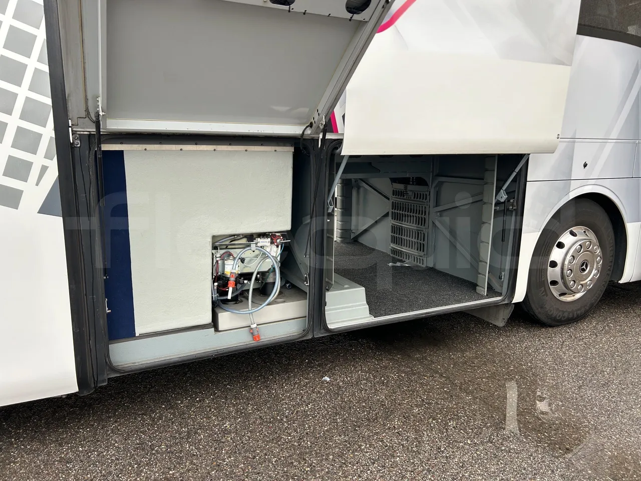 Mercedes-Benz Tourismo - Image