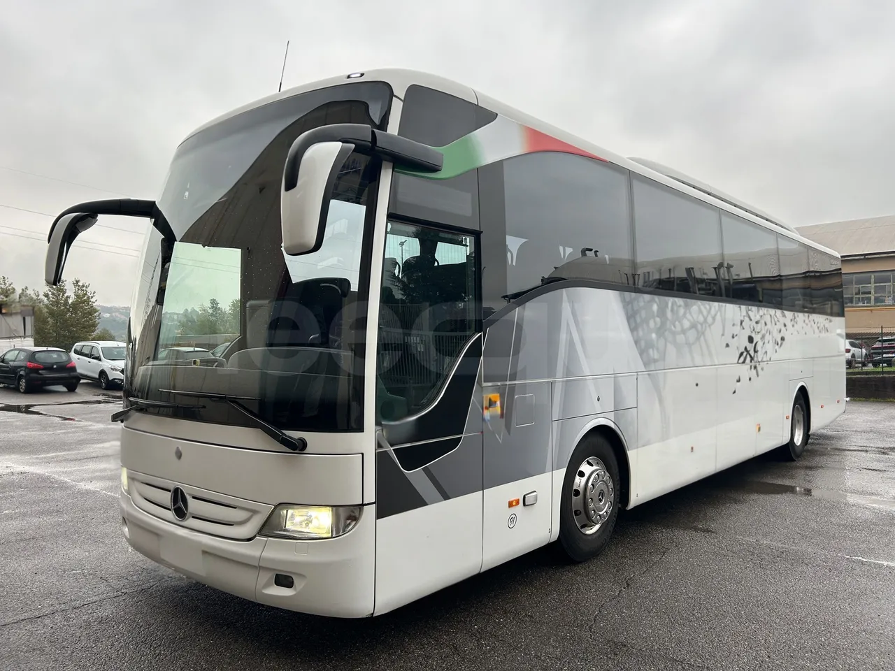 Mercedes-Benz Tourismo - 3/4 Front Left Side