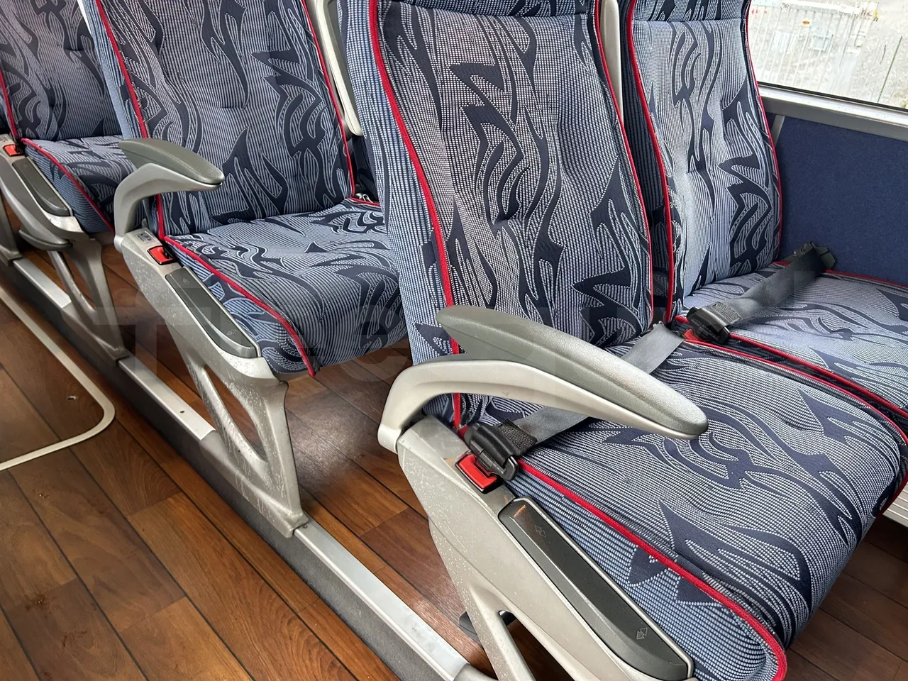 Mercedes-Benz Tourismo - Armrest