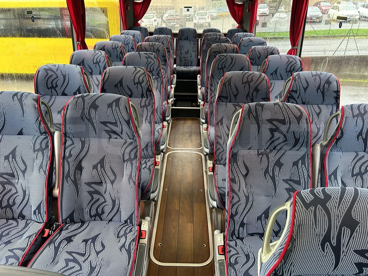 Mercedes-Benz Tourismo - Reverse Seats From Middle Position