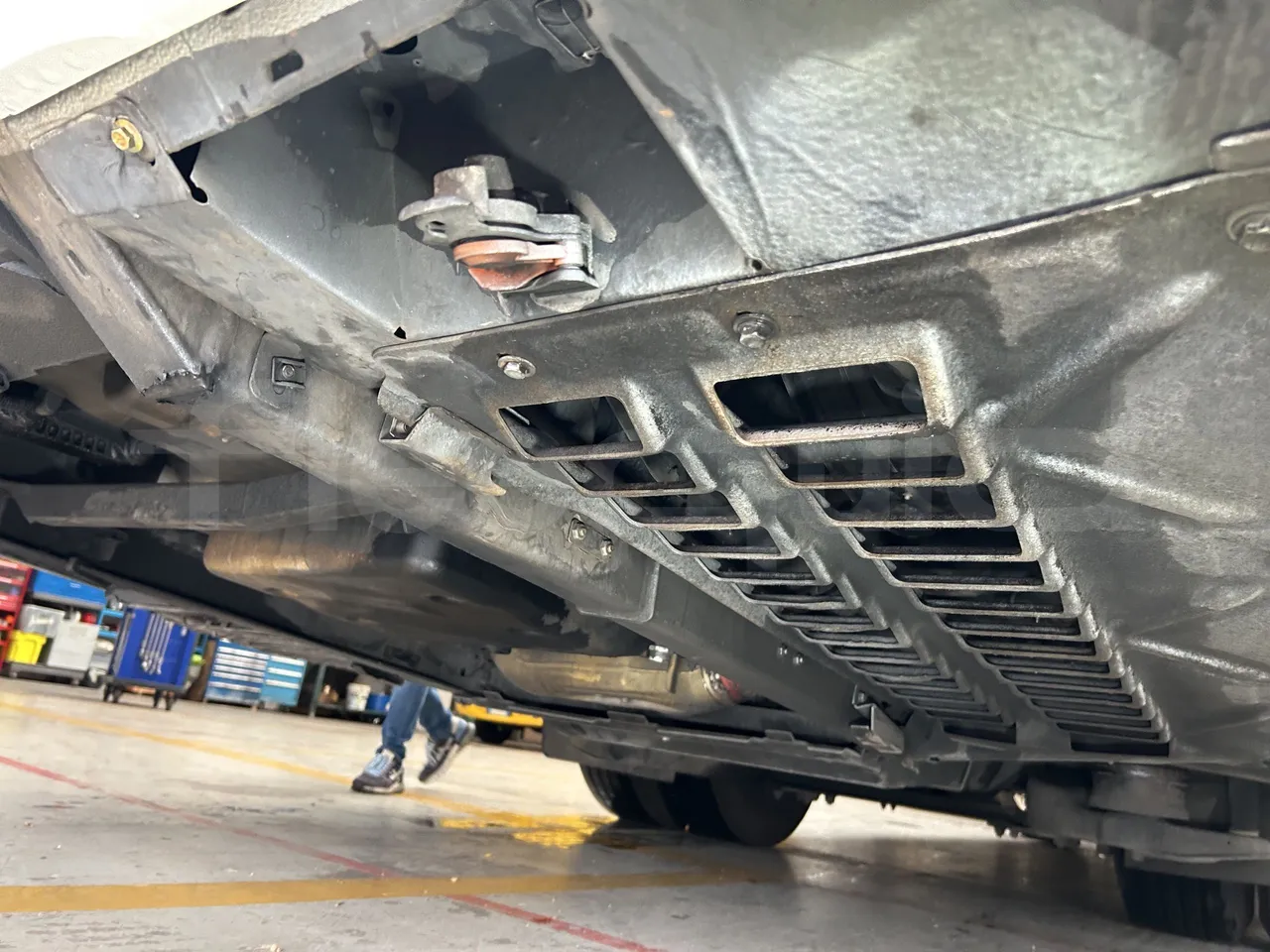 Mercedes-Benz Tourismo - Rear Undercarriage