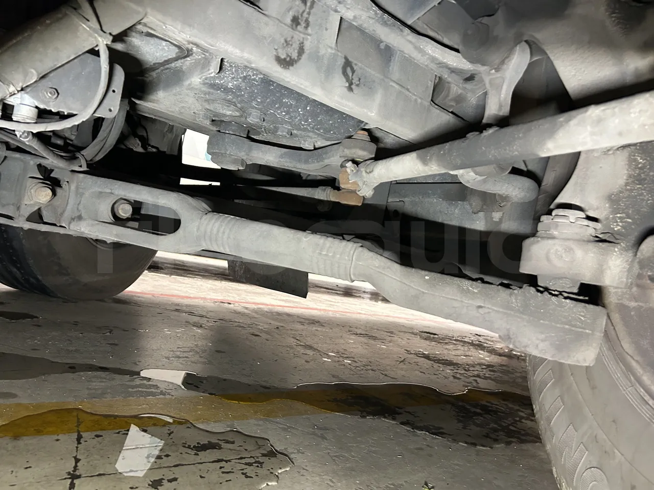 Mercedes-Benz Tourismo - First Axle Left Side