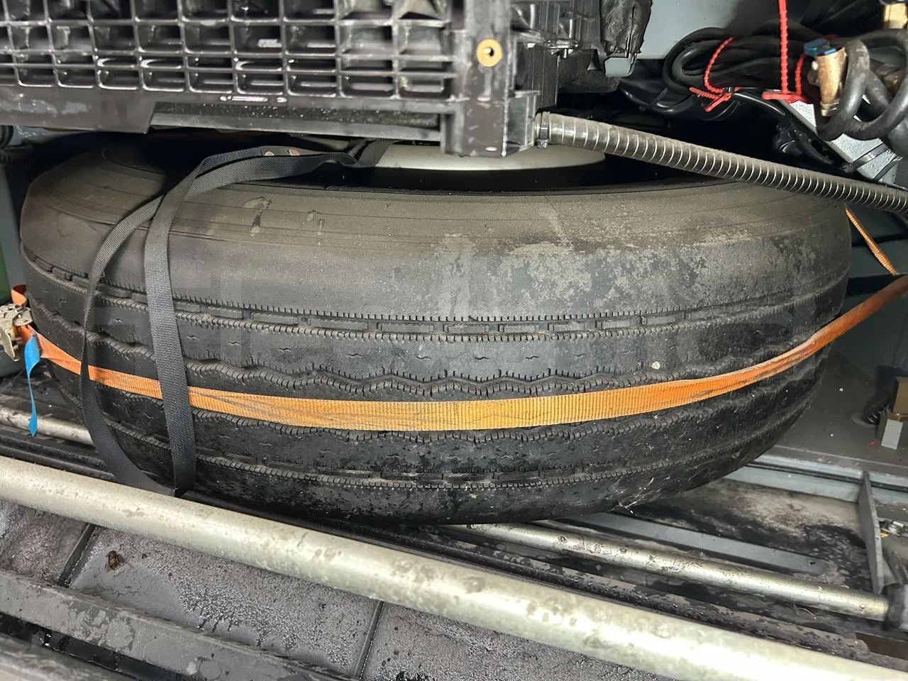 Mercedes-Benz Tourismo - Spare Tyre