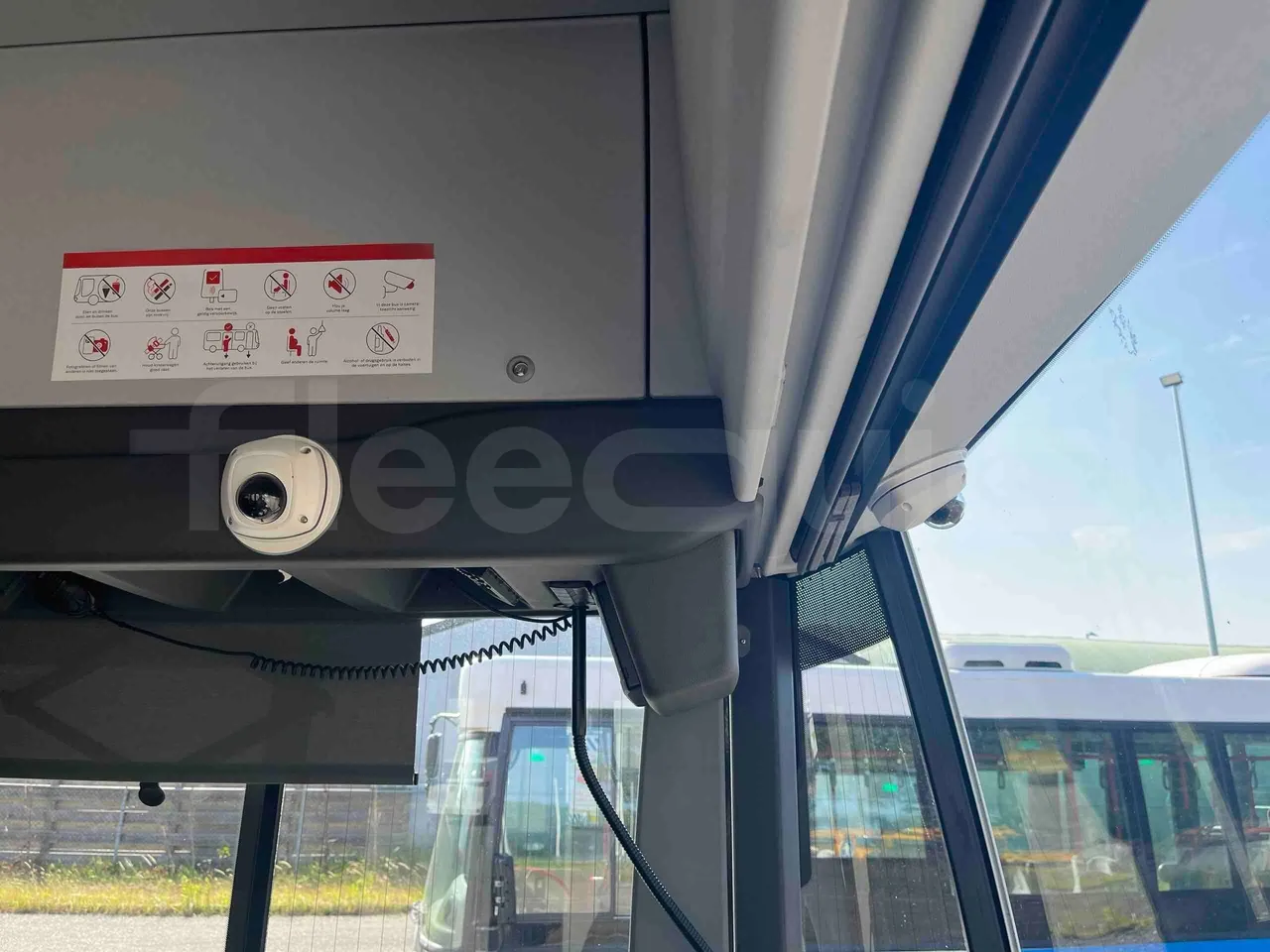 Mercedes-Benz Citaro - roof hatch 3