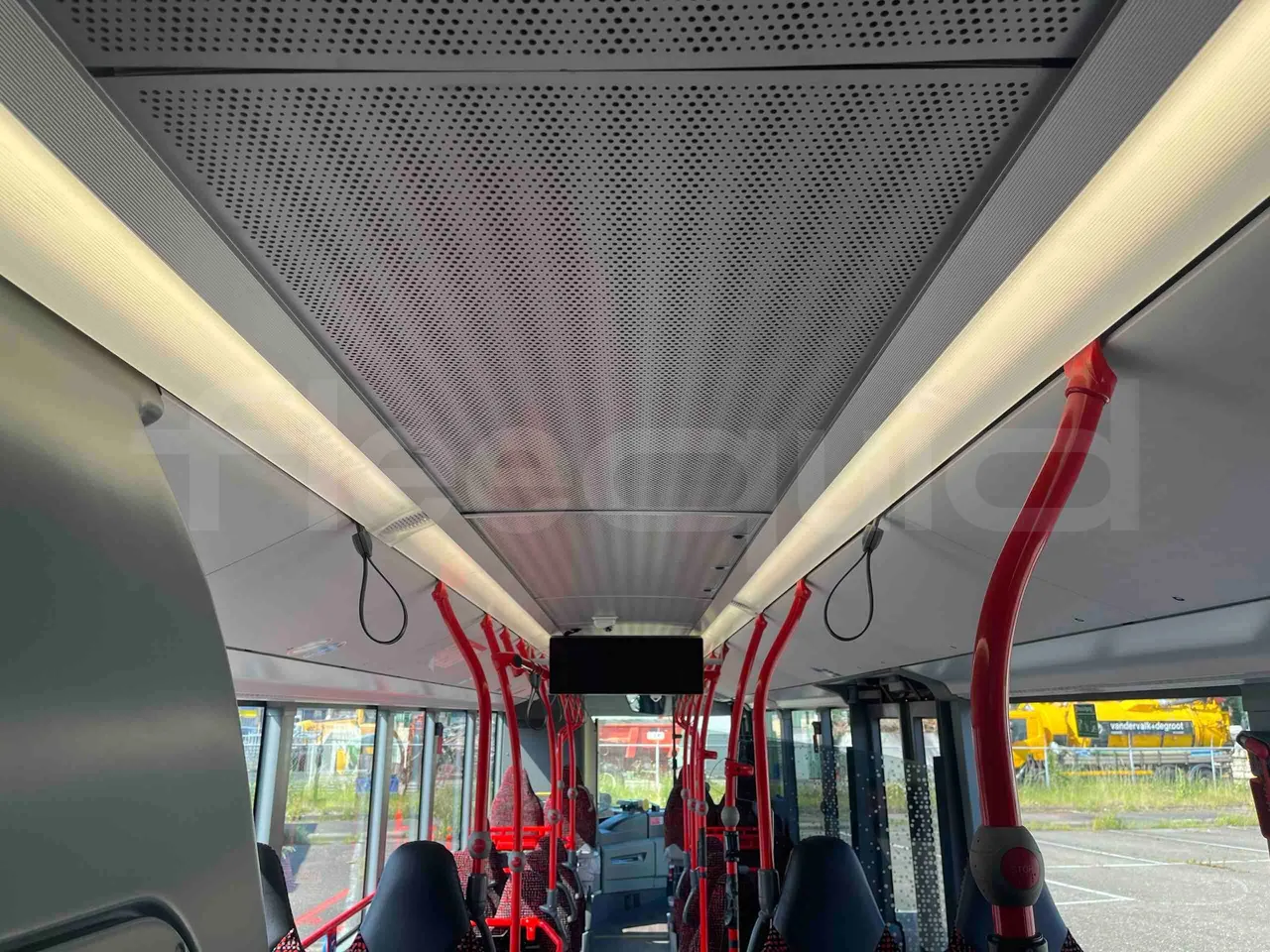 Mercedes-Benz Citaro - overhead compartments photo
