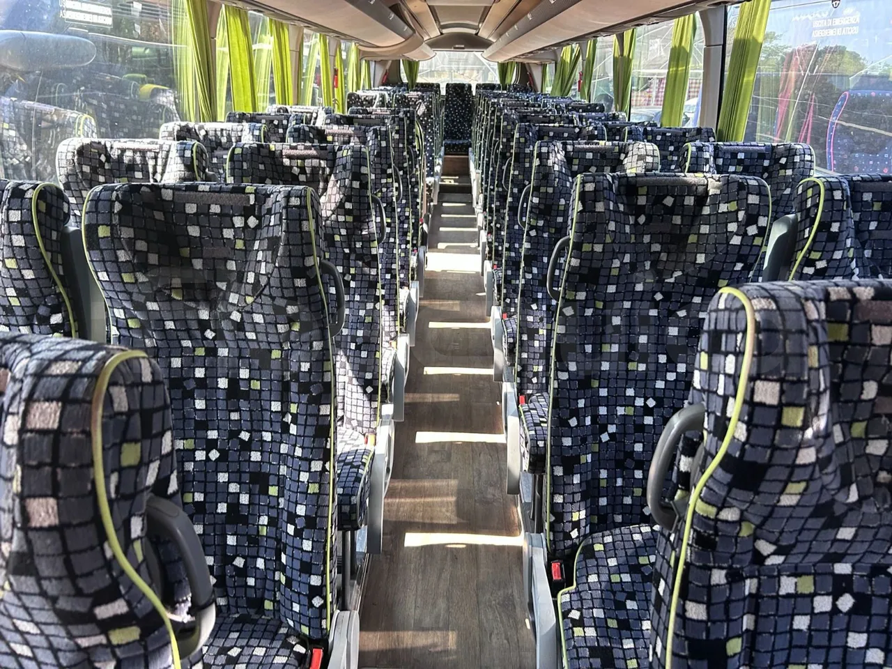 Iveco Magelys SFR2XX - Euro6 - 12,83m - 294kw - forward view all seats last row height