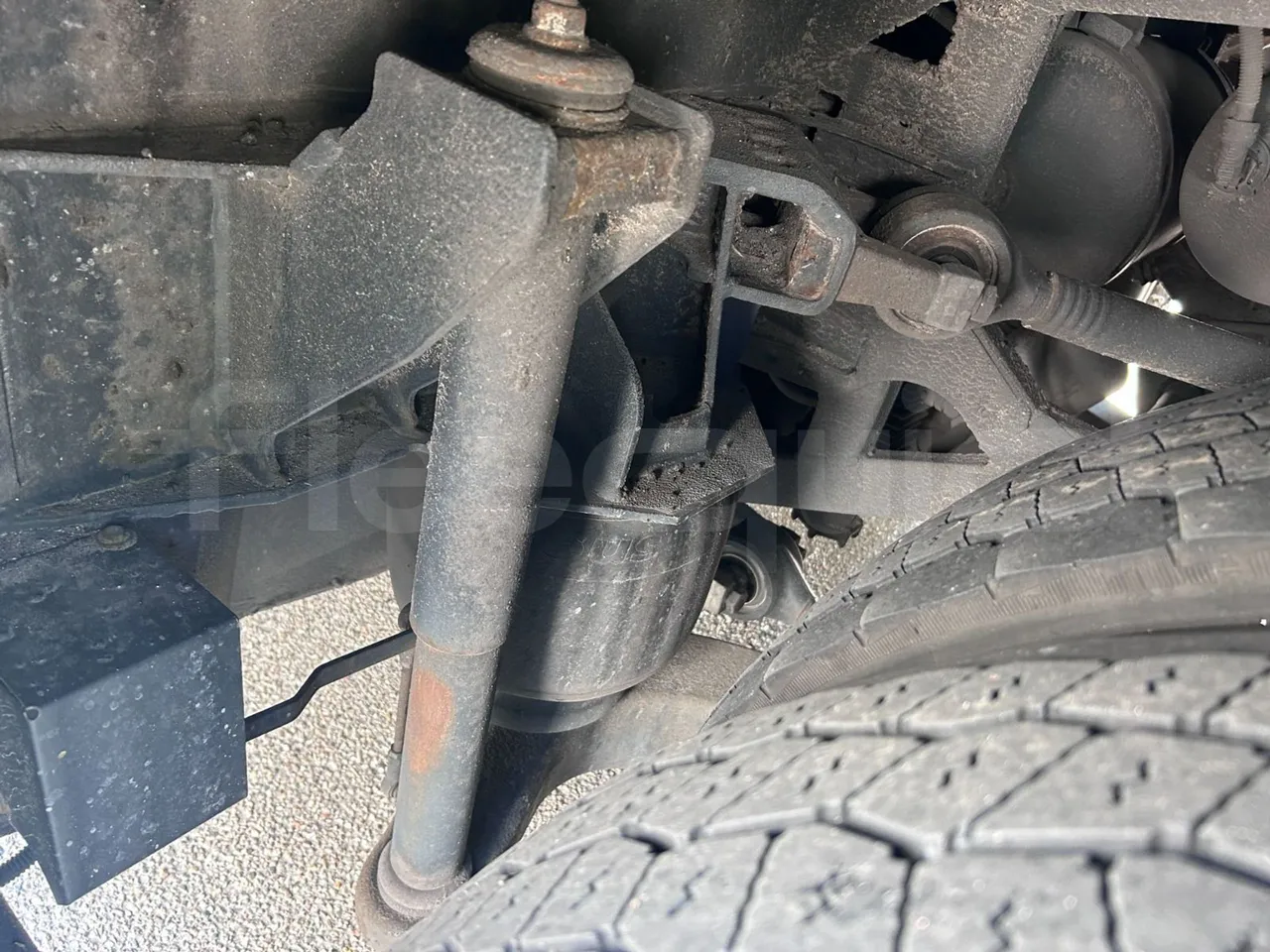 Iveco Magelys SFR2XX - Euro6 - 12,83m - 294kw - front left tire measurements