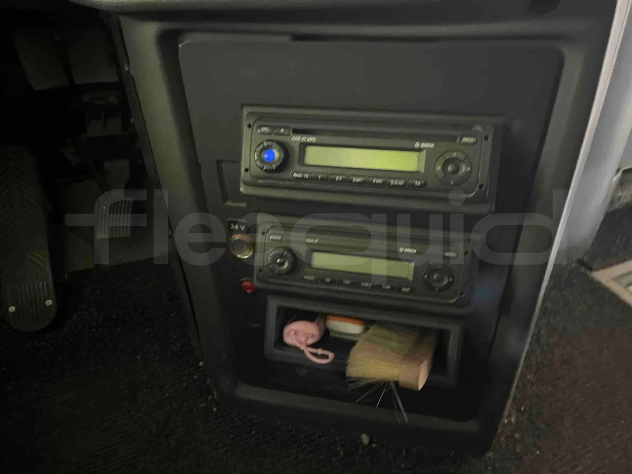 Mercedes-Benz Tourismo 632 07 - EUR5 - 260kW - 12.140m - radio accessories photo
