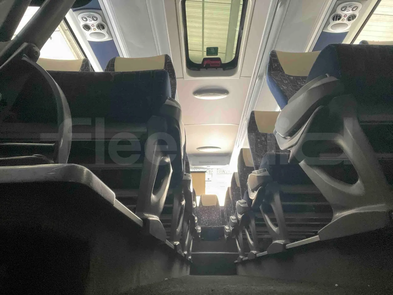 Mercedes-Benz Tourismo 632 07 - EUR5 - 260kW - 12.140m - seat brackets photo