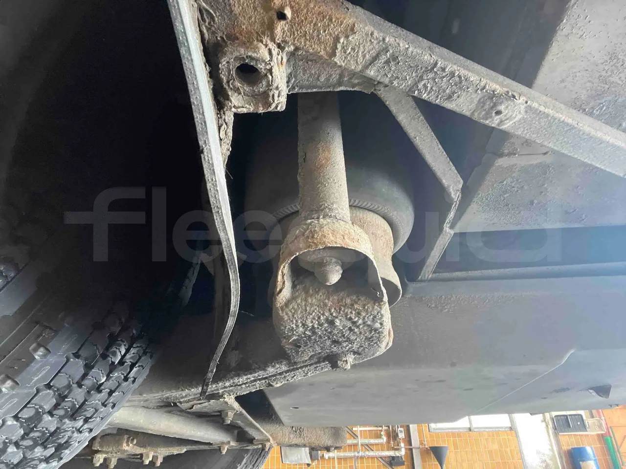 Mercedes-Benz Tourismo 632 07 - EUR5 - 260kW - 12.140m - axle 2 caliper brakes left