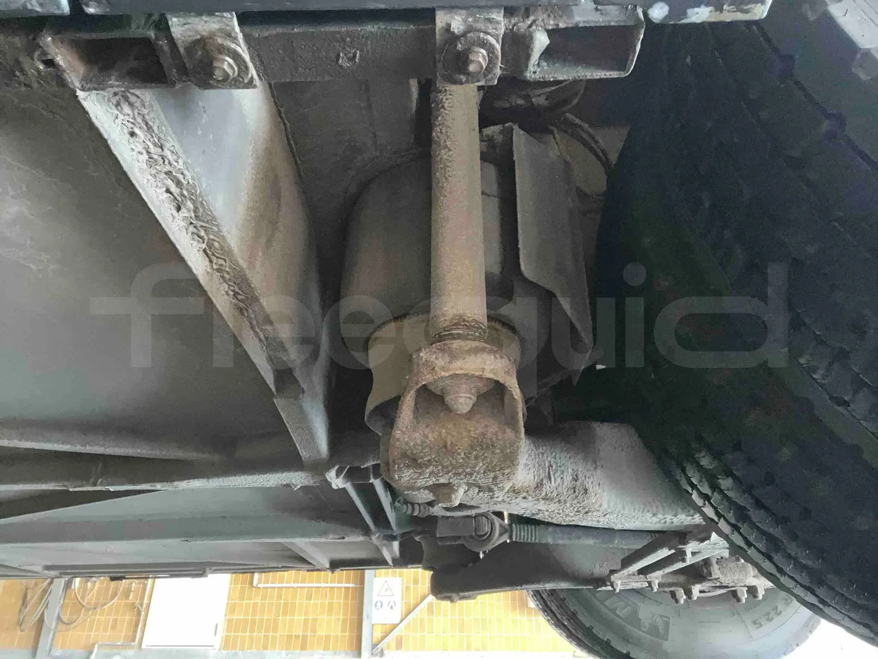 Mercedes-Benz Tourismo 632 07 - EUR5 - 260kW - 12.140m - axle 2 caliper brakes right