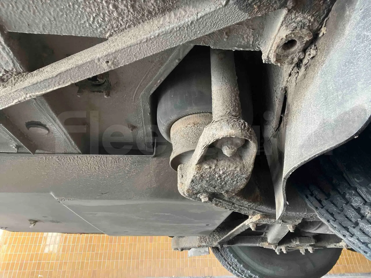 Mercedes-Benz Tourismo 632 07 - EUR5 - 260kW - 12.140m - axel 3  discs right