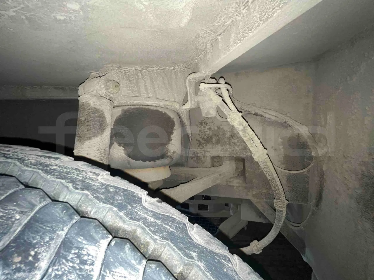 Mercedes-Benz Tourismo 632 07 - EUR5 - 260kW - 12.140m - front shock absorbers right