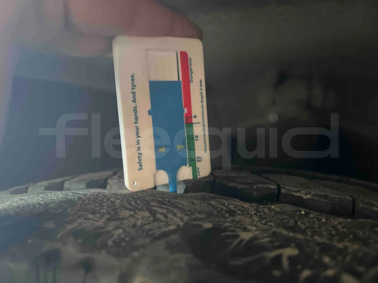 Mercedes-Benz Tourismo 632 07 - EUR5 - 260kW - 12.140m - front left tire measurements