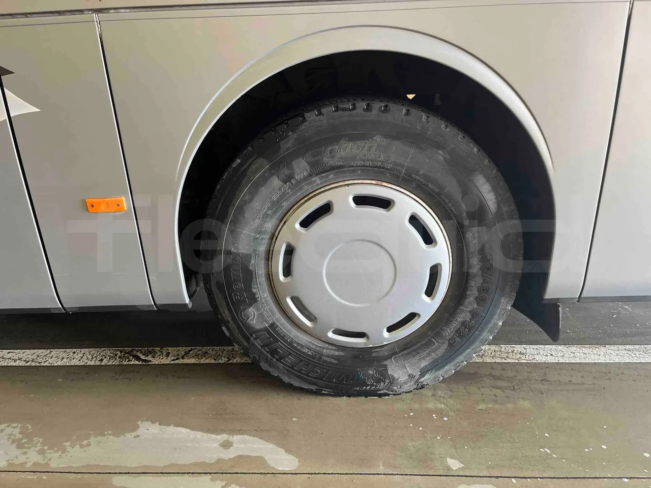 Mercedes-Benz Tourismo 632 07 - EUR5 - 260kW - 12.140m - rear left tire photo
