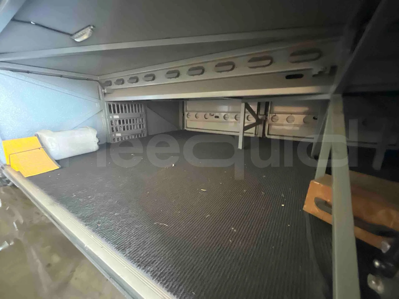 Mercedes-Benz Tourismo 632 07 - EUR5 - 260kW - 12.140m - under carpet photo