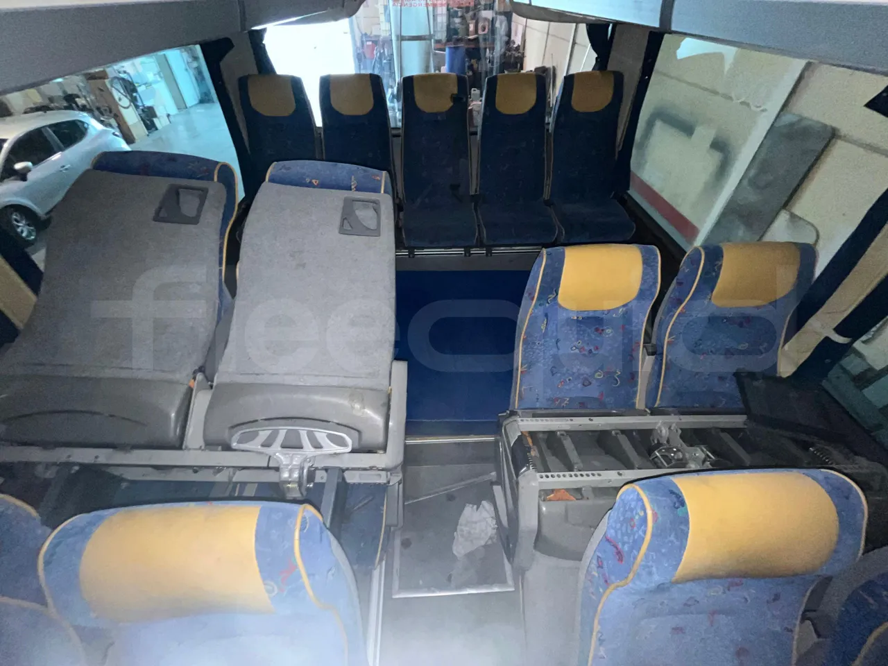 Iveco Noge-Touring T-137000-8047/Euro5-331Kw-13,7Mt - buttons panels on
