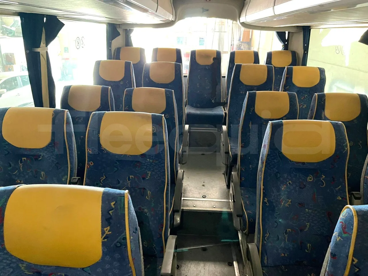 Iveco Noge-Touring T-137000-8047/Euro5-331Kw-13,7Mt - reverse view middle aisle