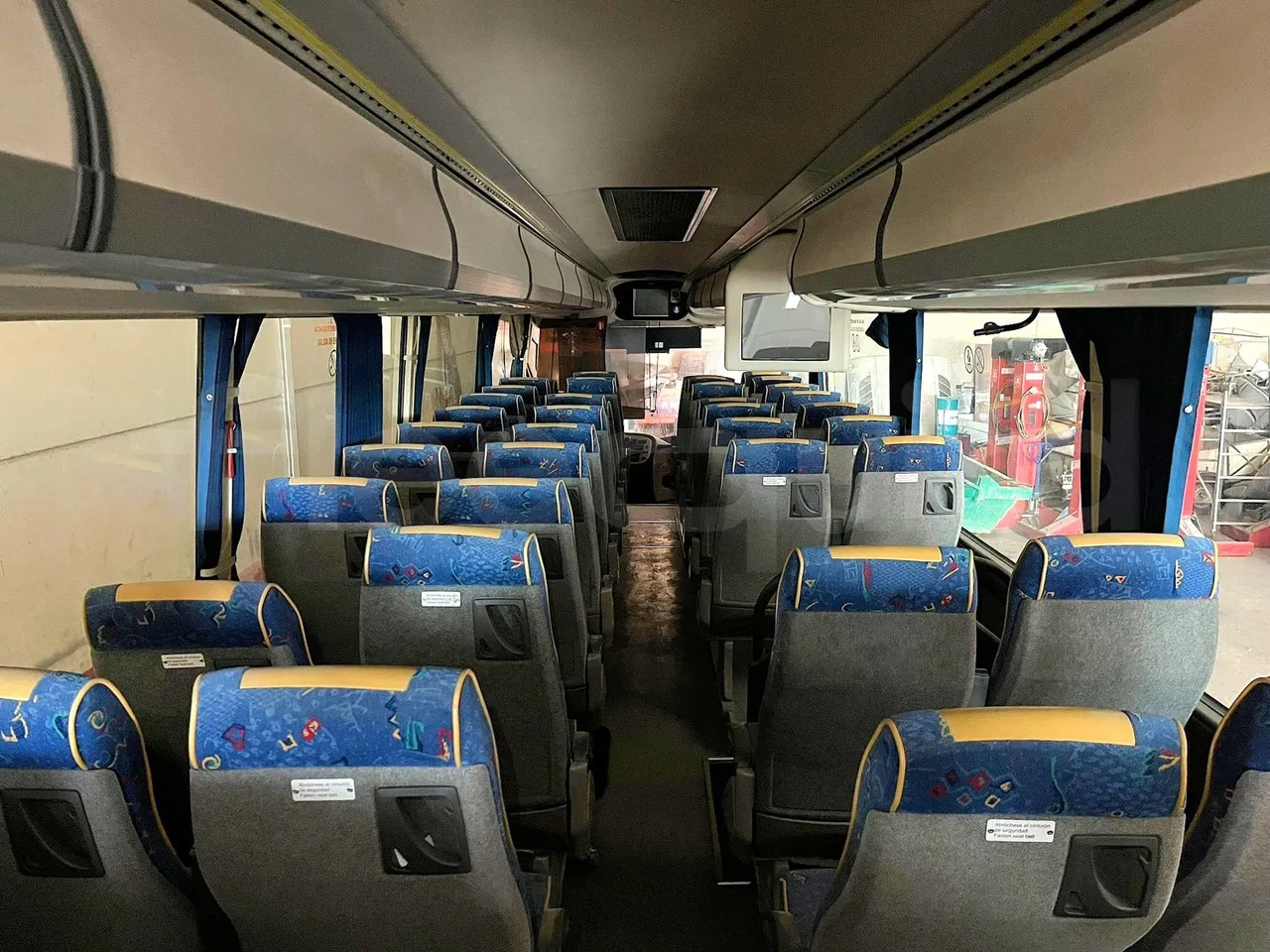 Iveco Noge-Touring T-137000-8047/Euro5-331Kw-13,7Mt - forward view all seats last row height