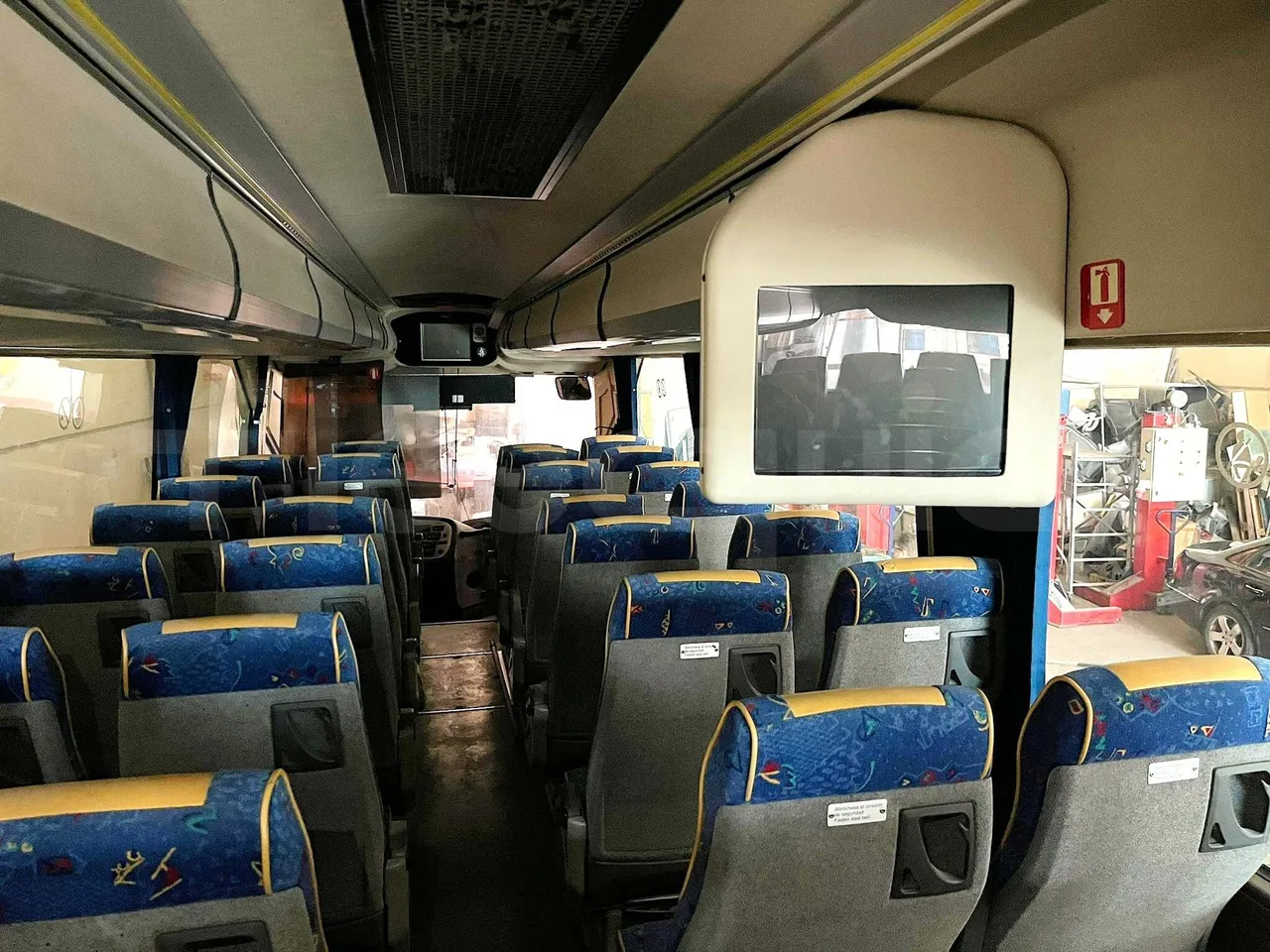 Iveco Noge-Touring T-137000-8047/Euro5-331Kw-13,7Mt - overhead compartments photo