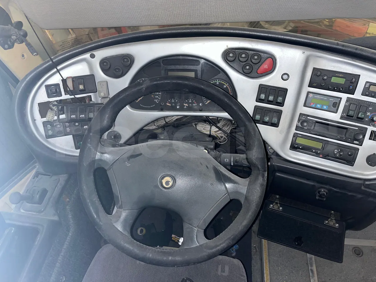 Iveco Noge-Touring T-137000-8047/Euro5-331Kw-13,7Mt - steering wheel photo