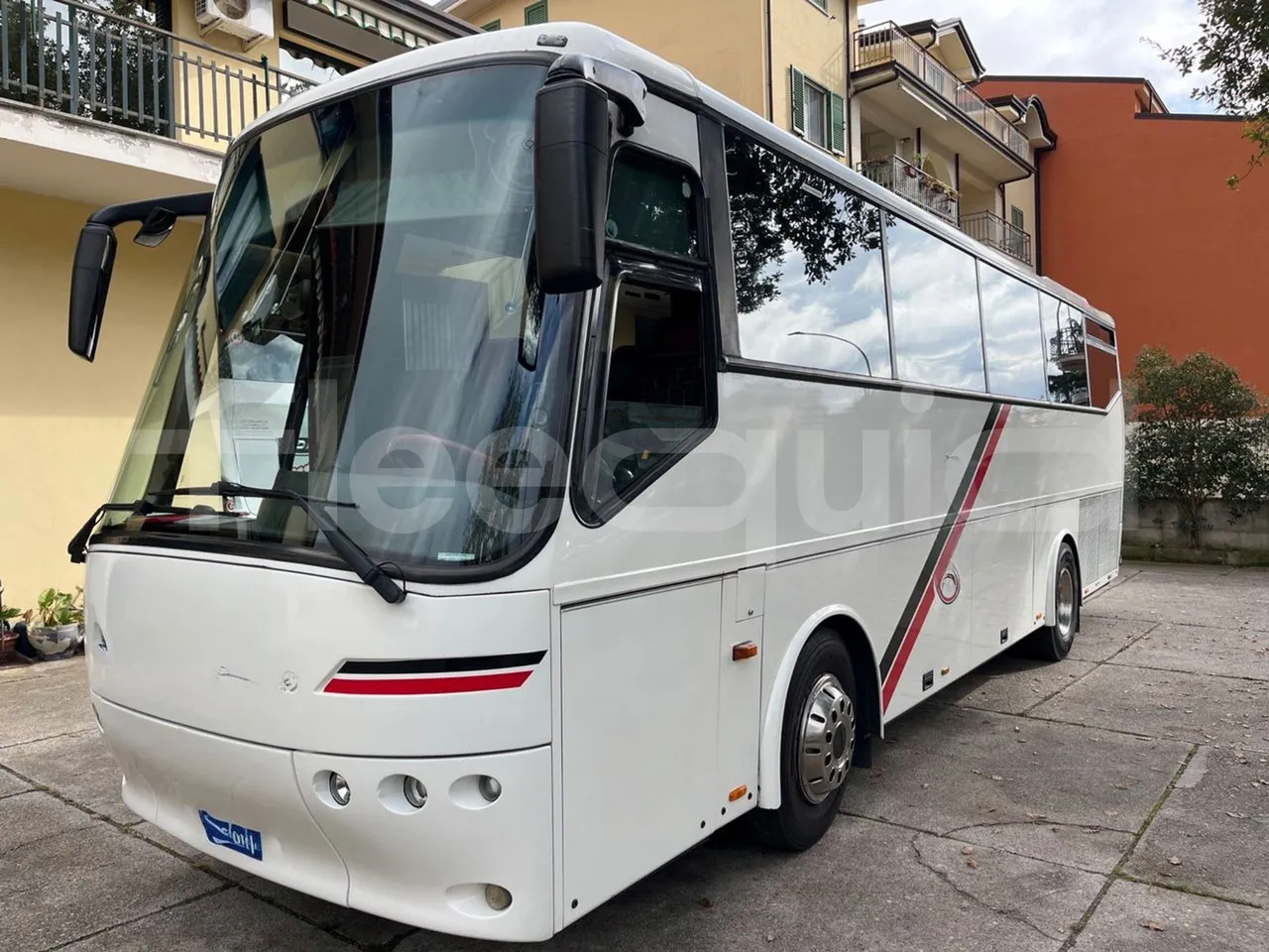 Vdl Futura FHD 10.340 - EUR2 -241.07kW -10.405m - 3/4 front left