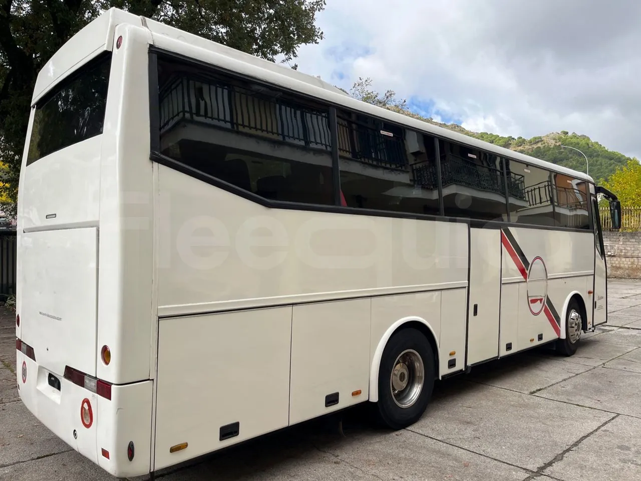 Vdl Futura FHD 10.340 - EUR2 -241.07kW -10.405m - 3/4 right rear doors closed