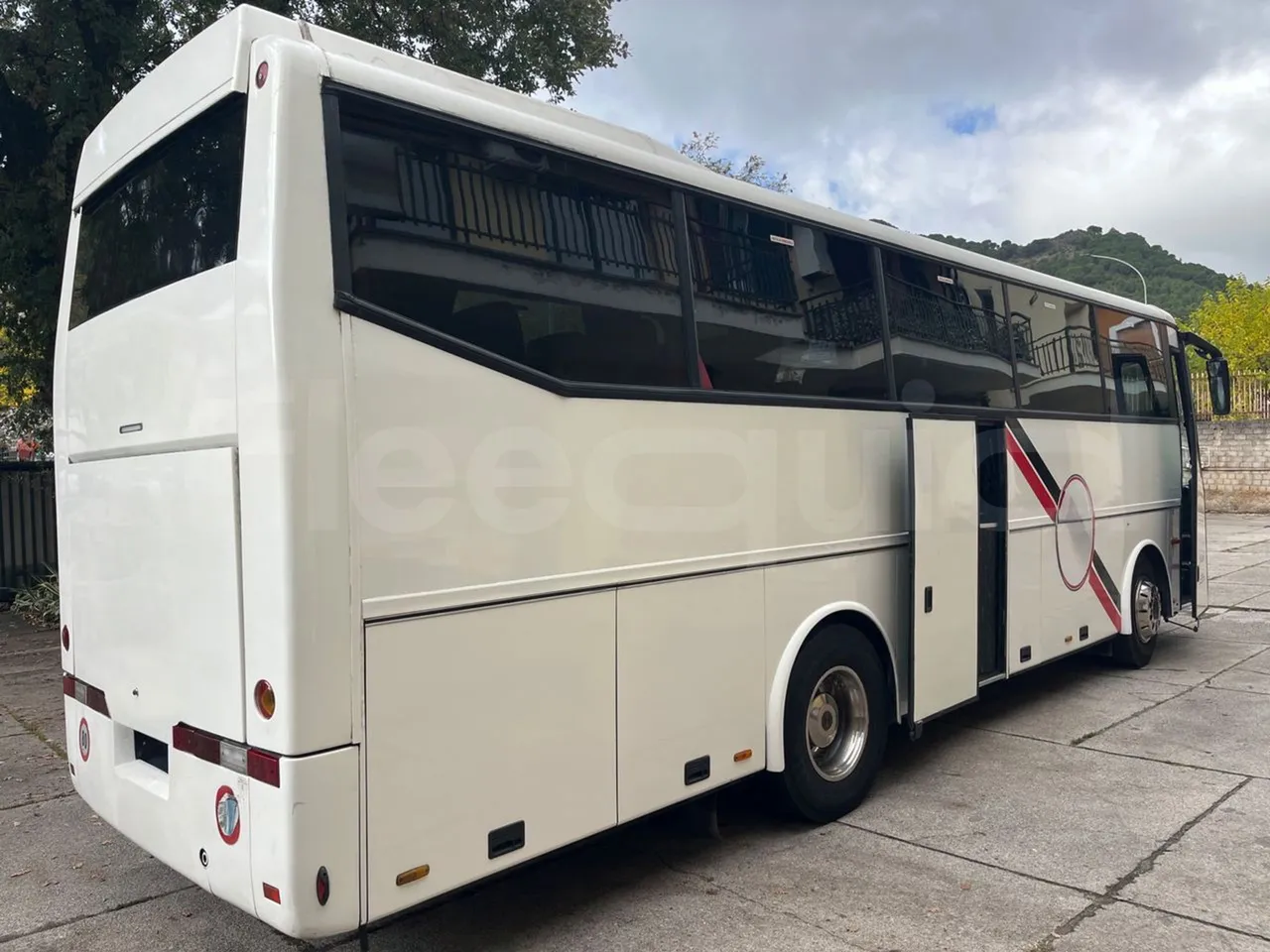 Vdl Futura FHD 10.340 - EUR2 -241.07kW -10.405m - 3/4 right rear doors open