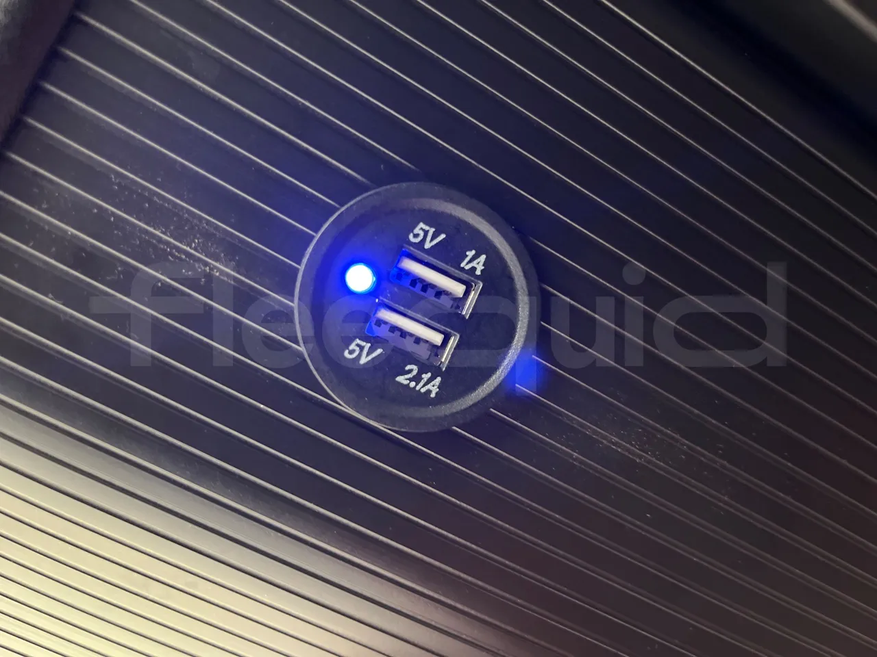 Vdl Futura FHD 10.340 - EUR2 -241.07kW -10.405m - usb charging detail