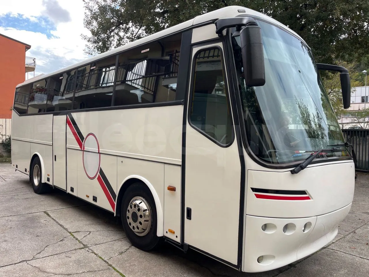 Vdl Futura FHD 10.340 - EUR2 -241.07kW -10.405m - Base cover photo