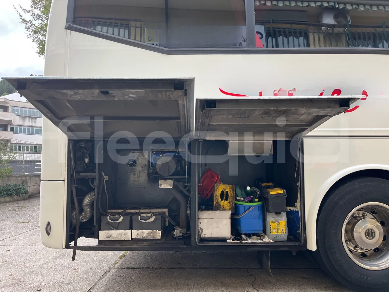 Vdl Futura FHD 10.340 - EUR2 -241.07kW -10.405m - external compartments photo