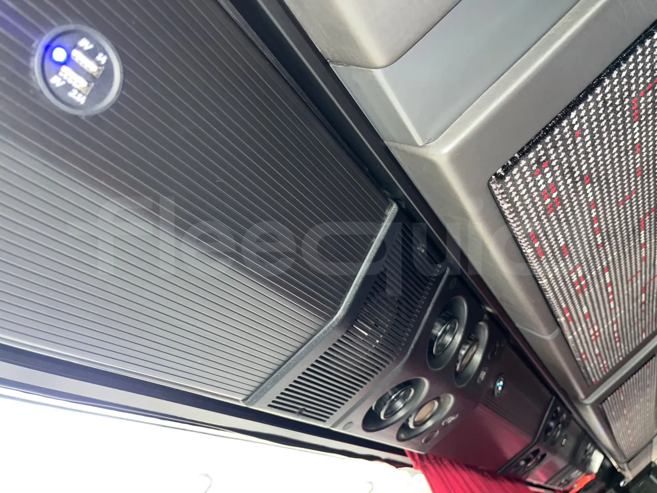 Vdl Futura FHD 10.340 - EUR2 -241.07kW -10.405m - roof hatch 3