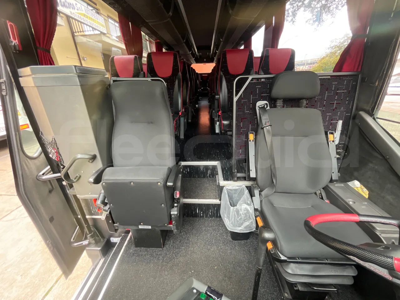 Vdl Futura FHD 10.340 - EUR2 -241.07kW -10.405m - forward view middle aisle