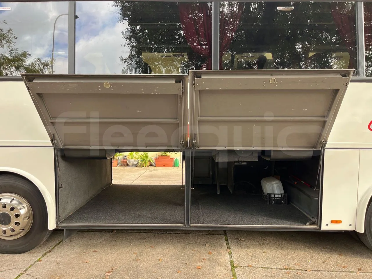 Vdl Futura FHD 10.340 - EUR2 -241.07kW -10.405m - luggage rack photo