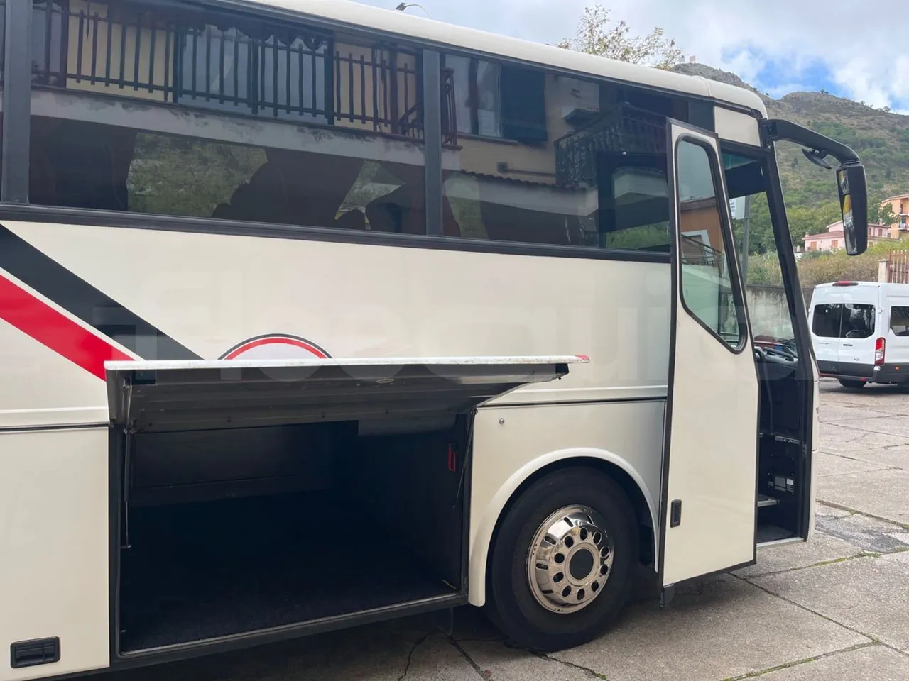 Vdl Futura FHD 10.340 - EUR2 -241.07kW -10.405m - platform open photo