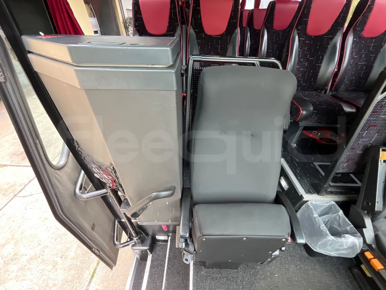 Vdl Futura FHD 10.340 - EUR2 -241.07kW -10.405m - hostess seat photo