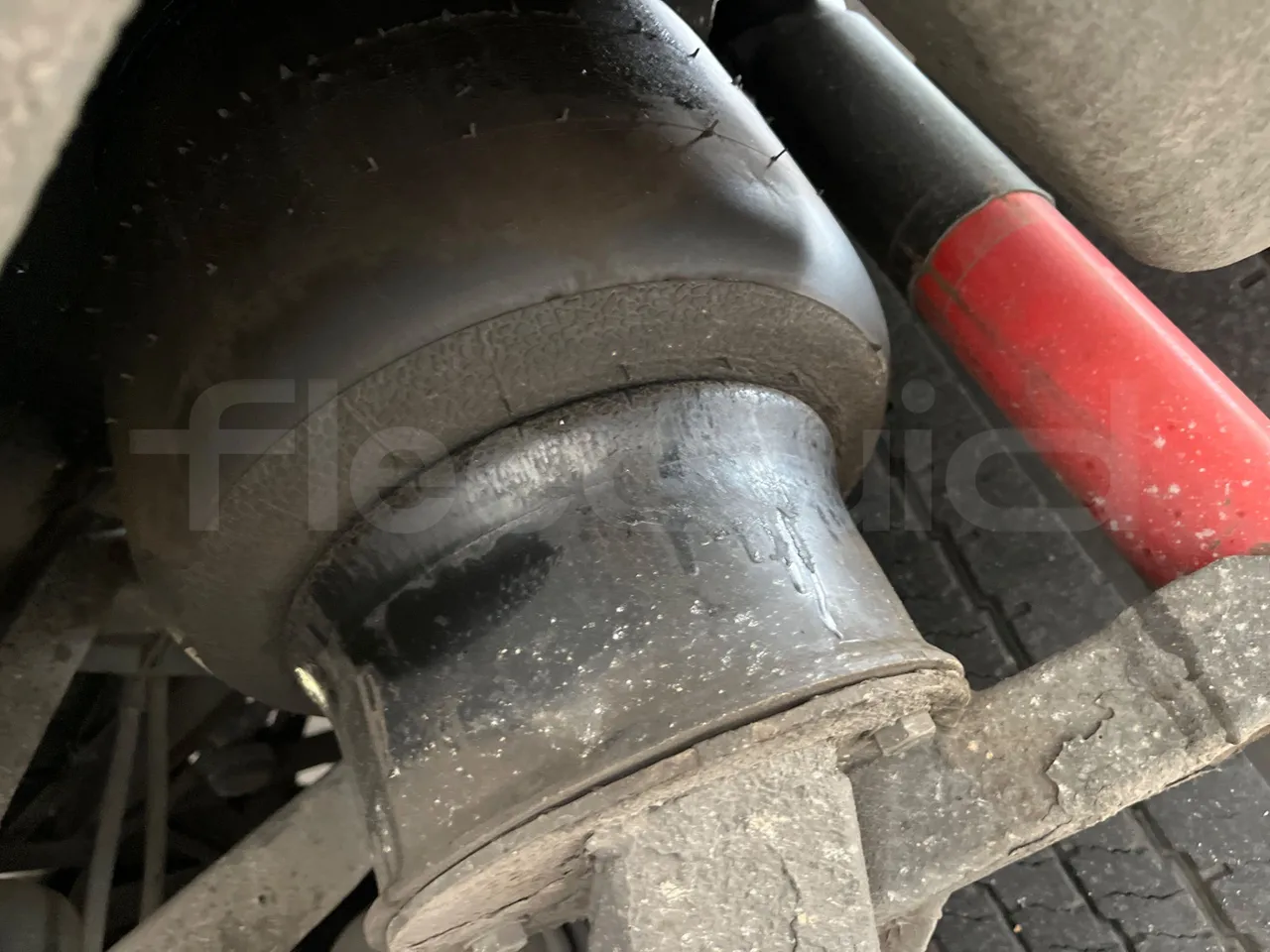 Vdl Futura FHD 10.340 - EUR2 -241.07kW -10.405m - axle 2 shock absorbers 1 right