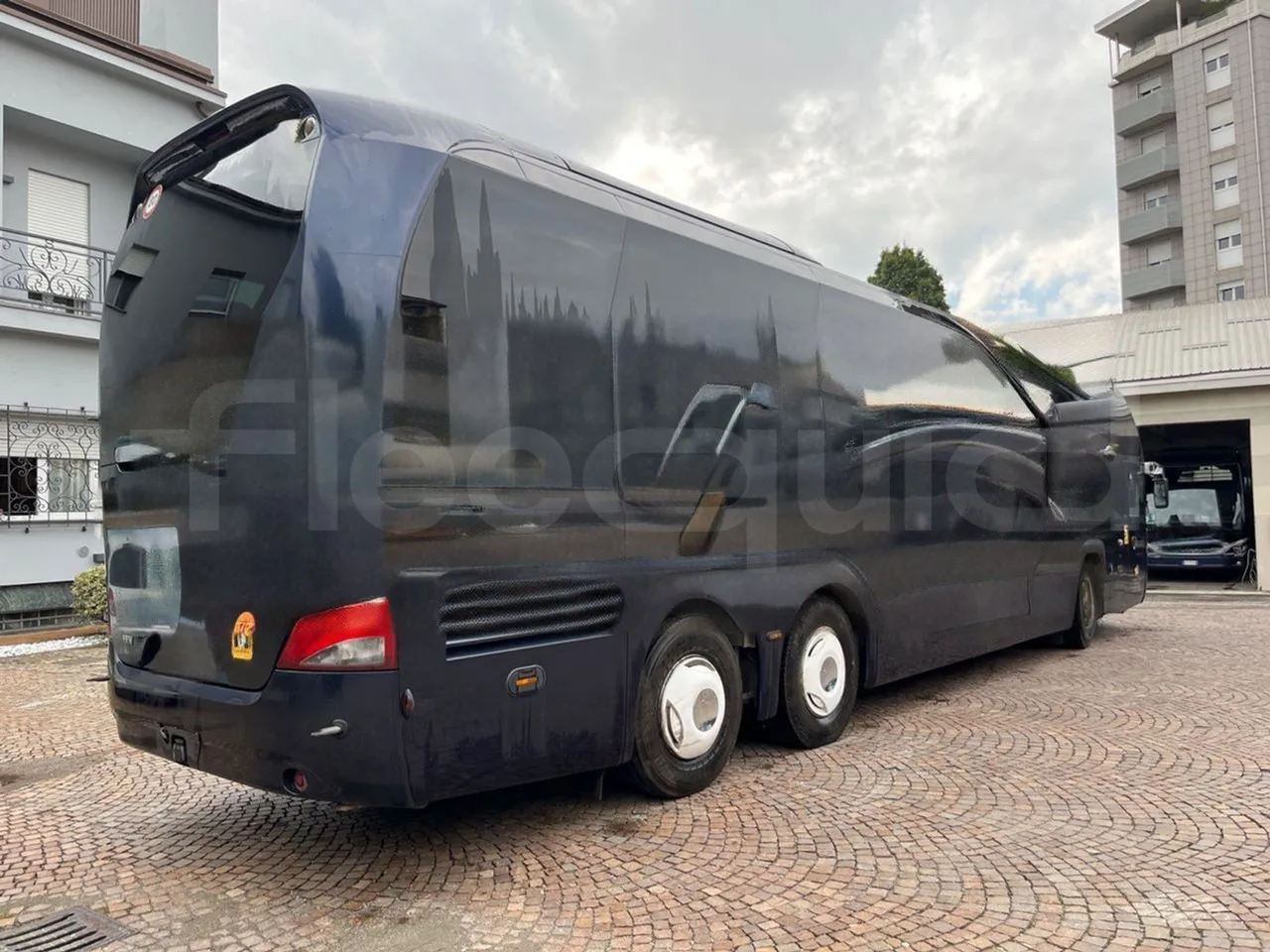 Neoplan Cityliner CItyliner - EUR5 - 353kW - 12.99m - 3/4 right rear doors closed