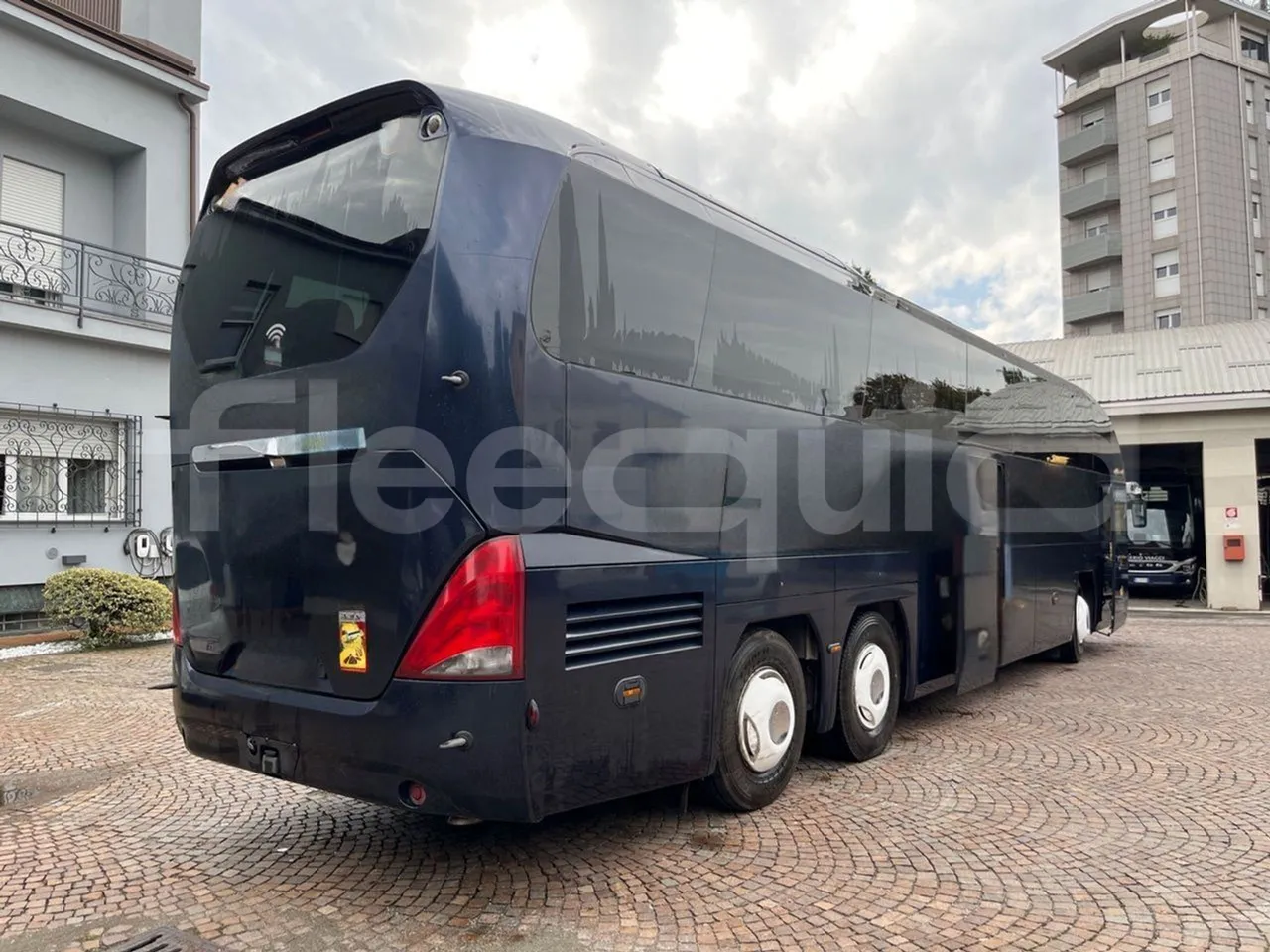 Neoplan Cityliner CItyliner - EUR5 - 353kW - 12.99m - 3/4 right rear doors open
