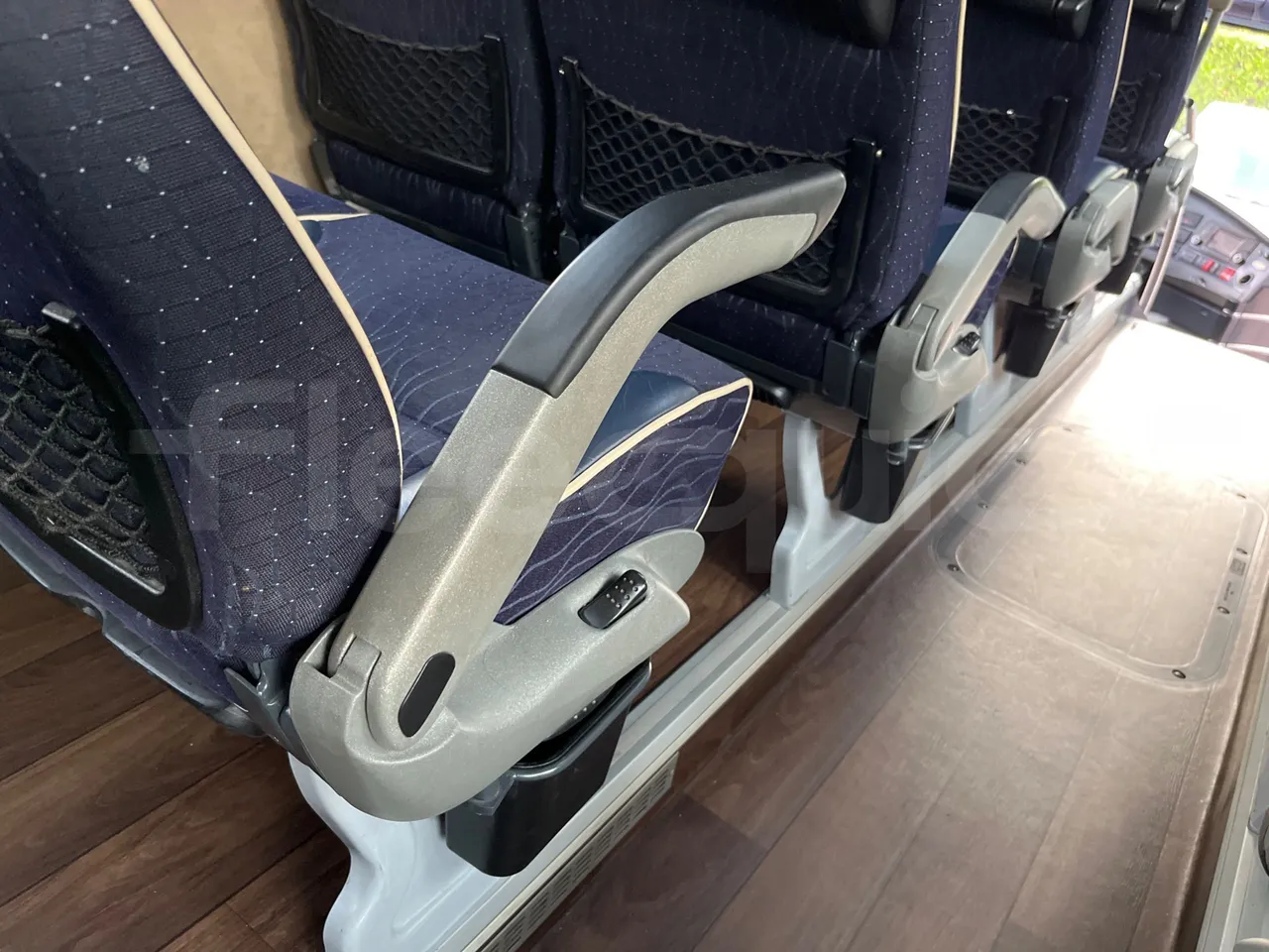 Neoplan Cityliner CItyliner - EUR5 - 353kW - 12.99m - armrest detail photo