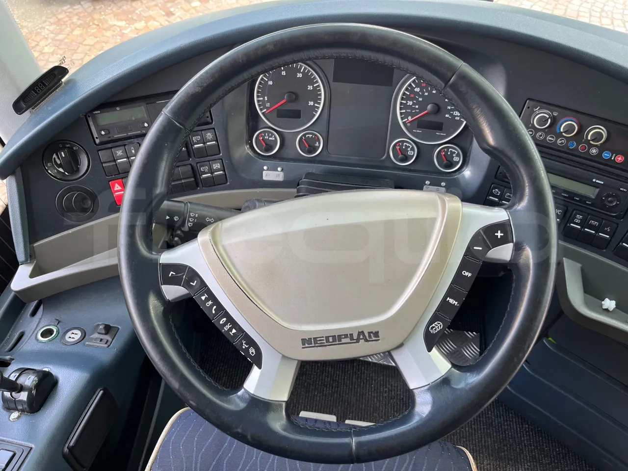Neoplan Cityliner CItyliner - EUR5 - 353kW - 12.99m - steering wheel photo
