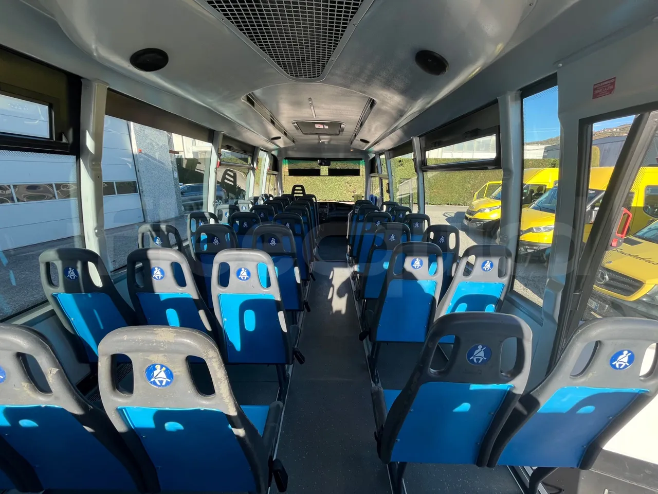 Irisbus Prodig SB Prodig sb - Euro 5 - 125 kW - 8.632 mt - forward view middle aisle