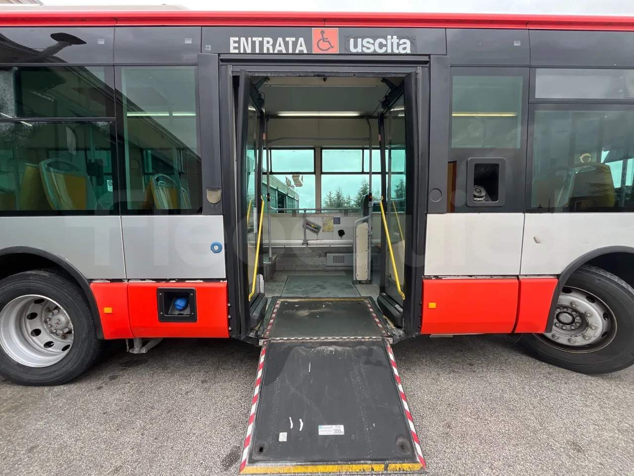 Iveco Citelis PS09D1/80 - EUR5 - 213kW - 10.460m - jack and driver keys