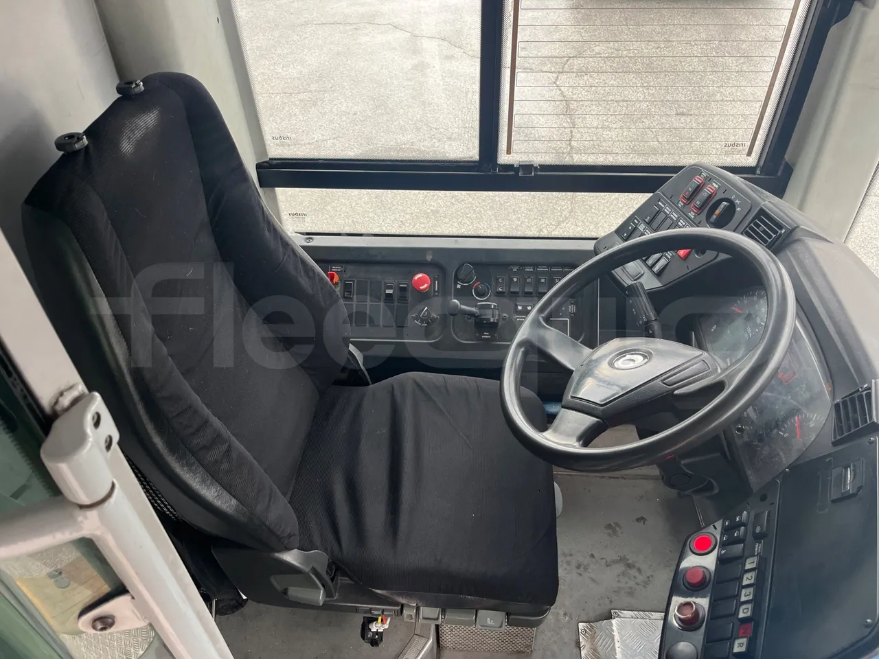 Iveco Citelis PS09D1/80 - EUR5 - 213kW - 10.460m - driver's seat photo