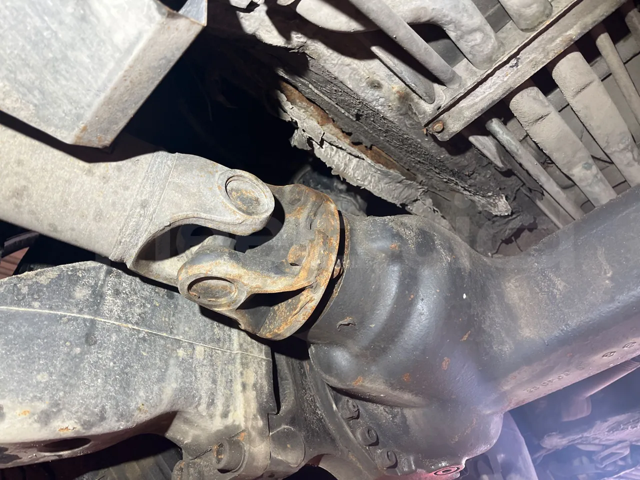 Iveco Citelis PS09D1/80 - EUR5 - 213kW - 10.460m - driveshaft photo