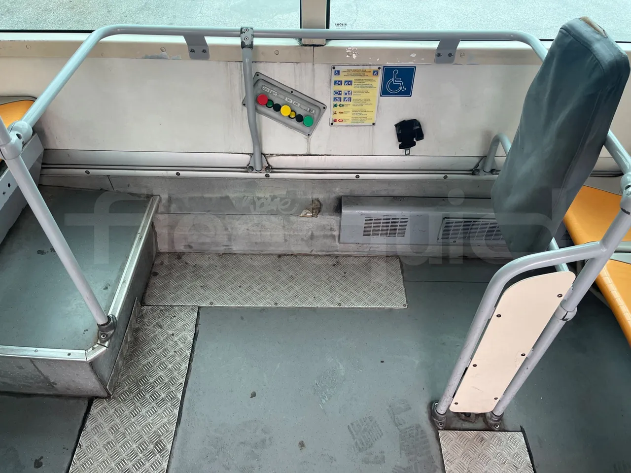 Iveco Citelis PS09D1/80 - EUR5 - 213kW - 10.460m - folding seat photo