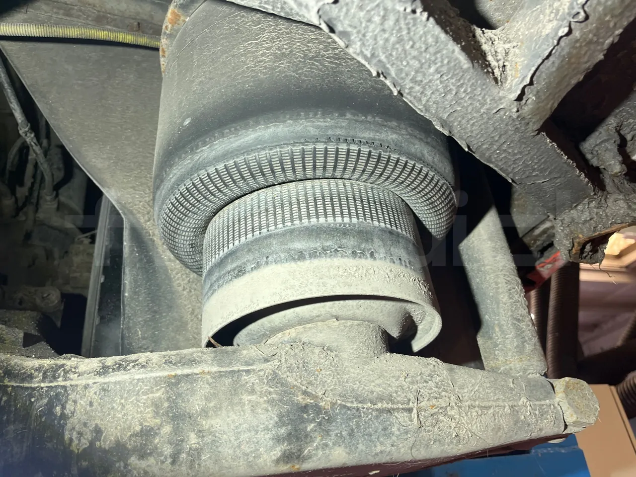 Iveco Citelis PS09D1/80 - EUR5 - 213kW - 10.460m - axle 2 shock absorbers 1 left