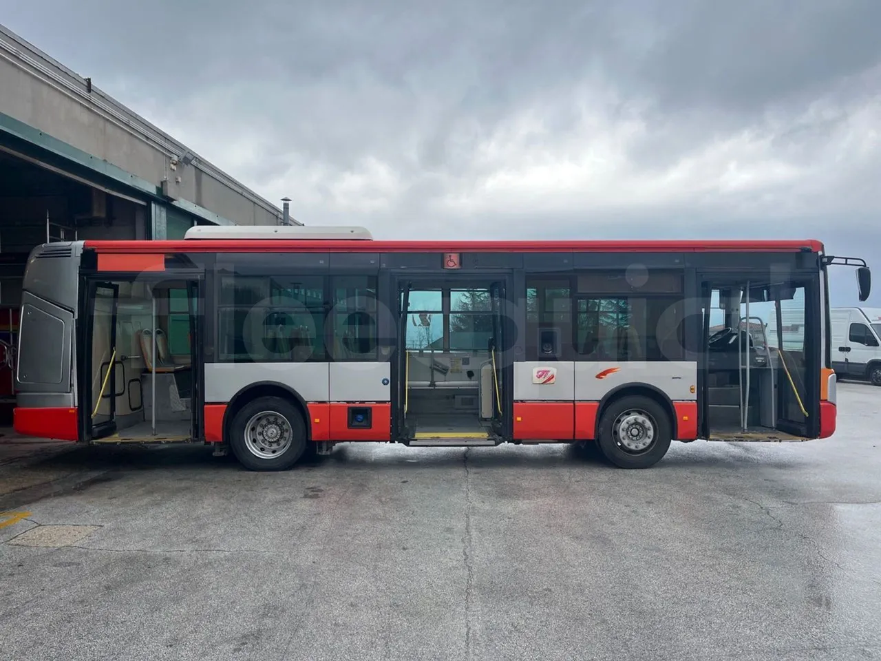 Iveco Citelis PS09D1/80 - EUR5 - 213kW - 10.460m - right side doors open